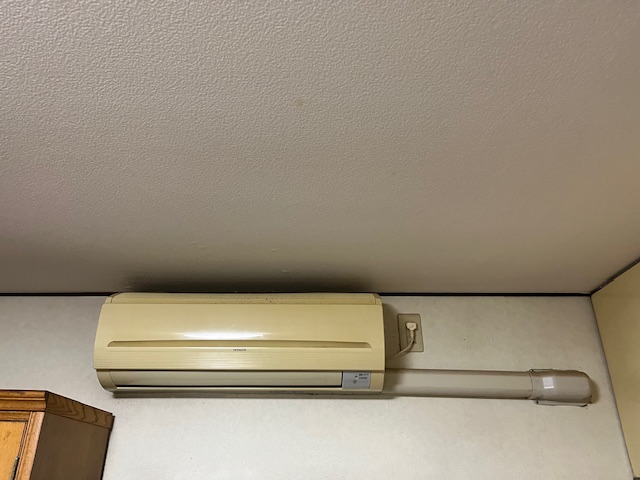 エアコン　交換前.jpg