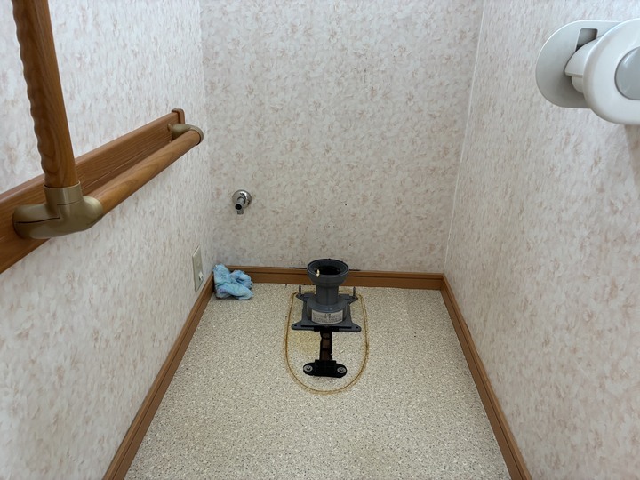 淨法寺邸　トイレ2.jpegのサムネイル画像