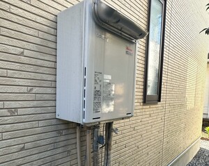 給湯器　工事前.JPG